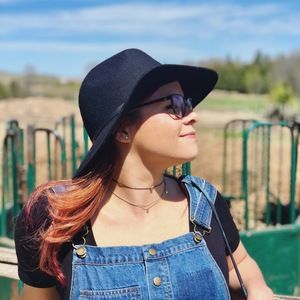 Meet your Posher, Cristina